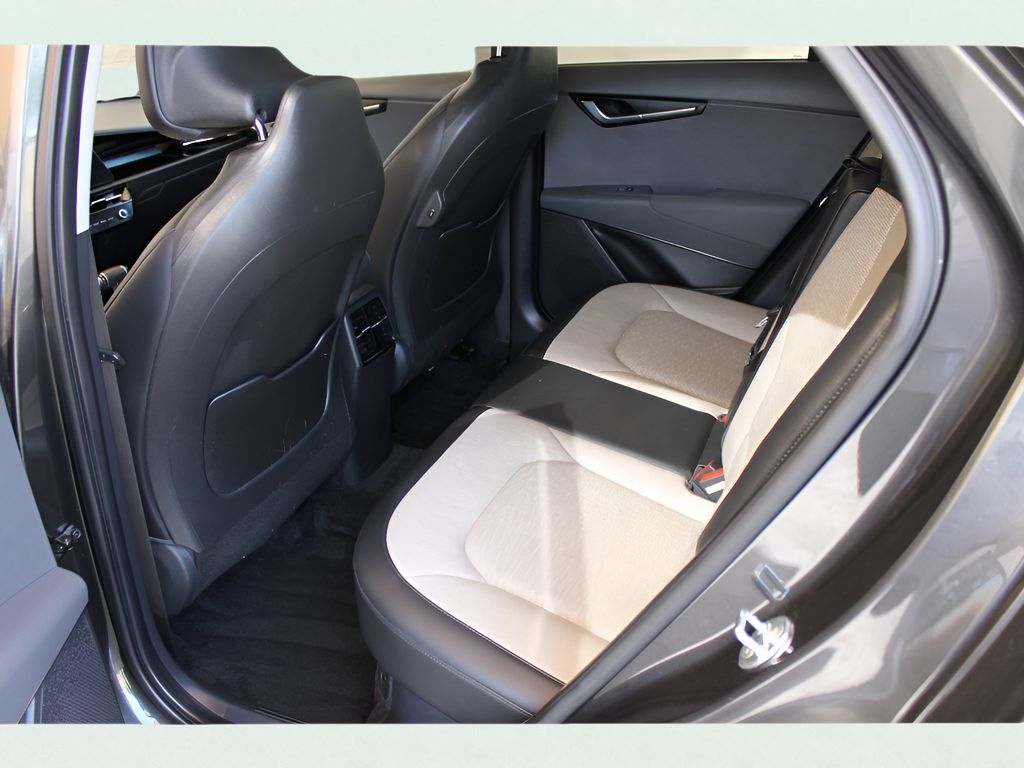 2023 Kia Niro SX Touring photo 11
