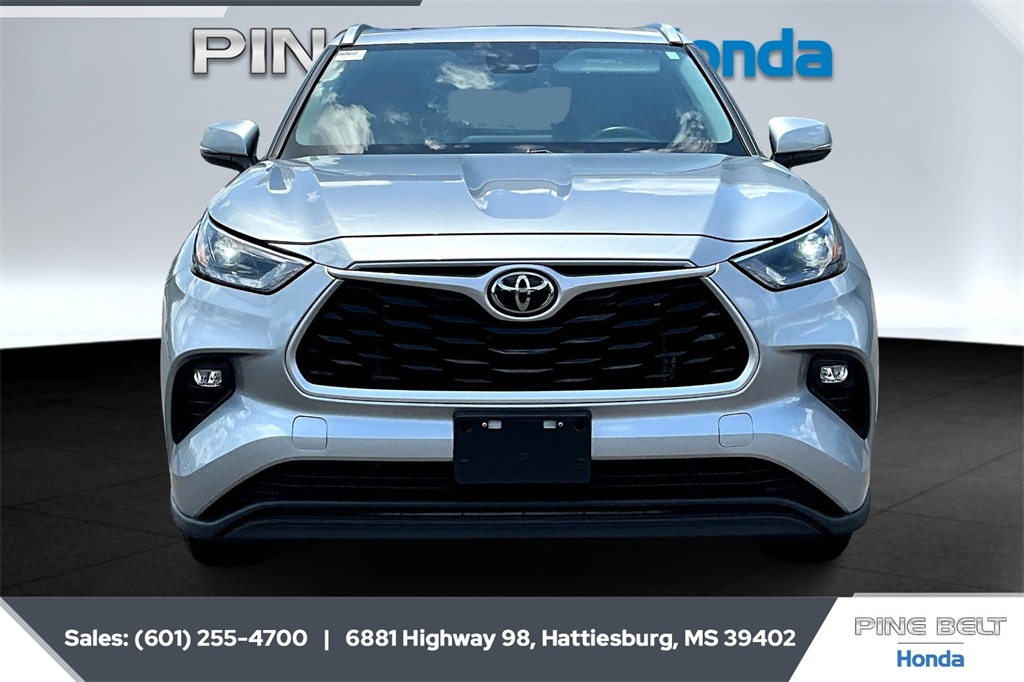 2022 Toyota Highlander XLE photo 3