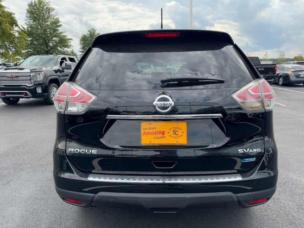 2014 Nissan Rogue SV photo 4