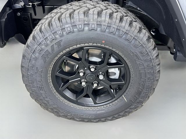 2025 Jeep Wrangler photo 27