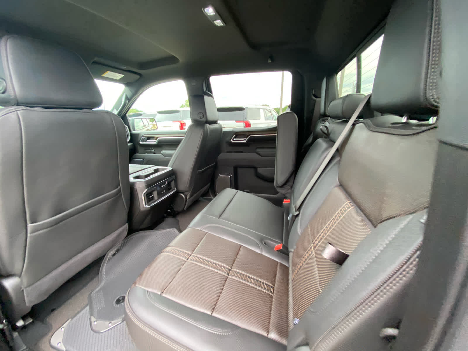 2025 Chevrolet Silverado 1500 High Country photo 21
