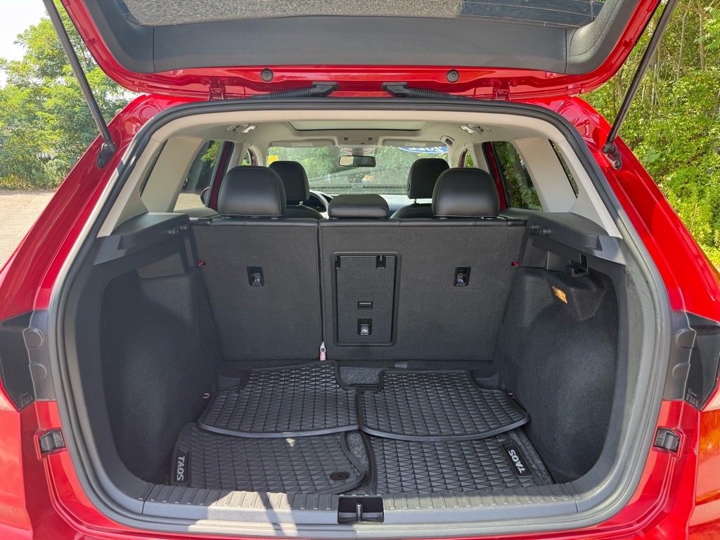 2022 Volkswagen Taos SE photo 11