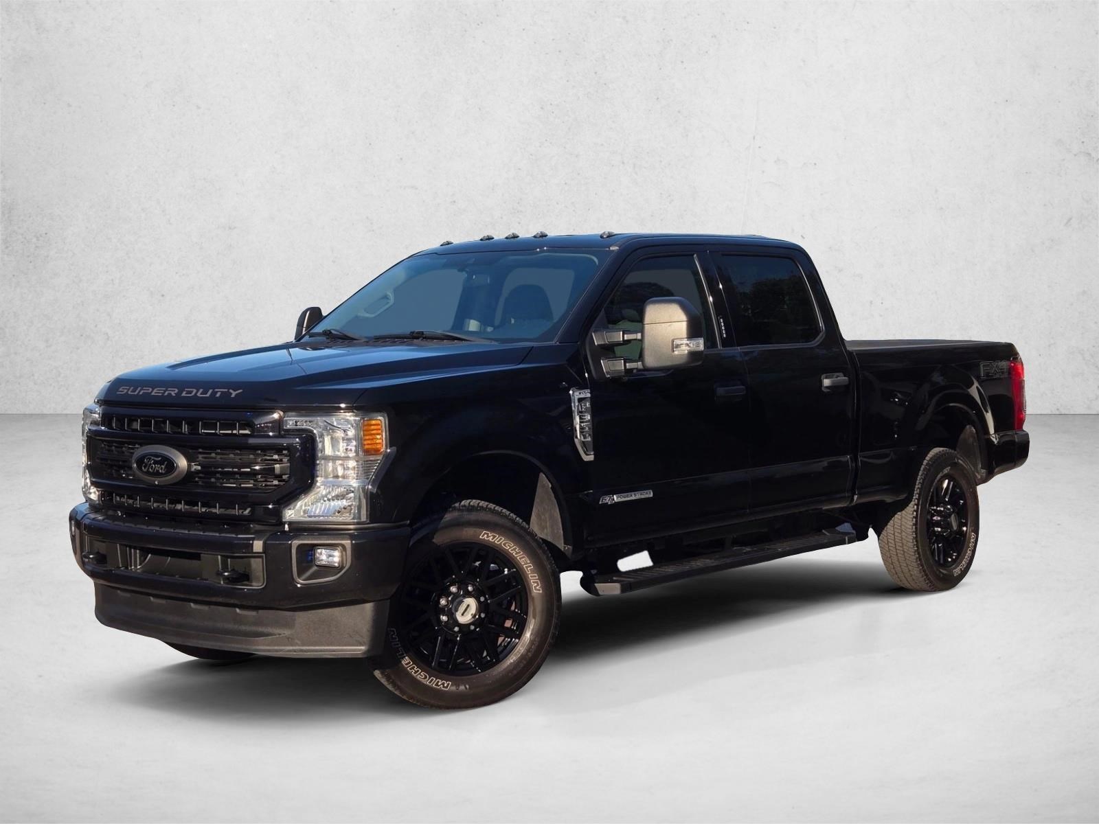 2022 Ford F-350 Super Duty XLT's photo