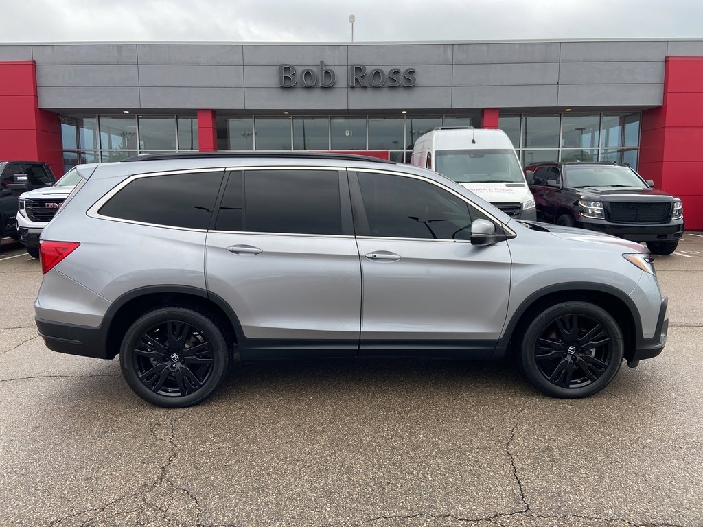 2022 Honda Pilot SE's photo