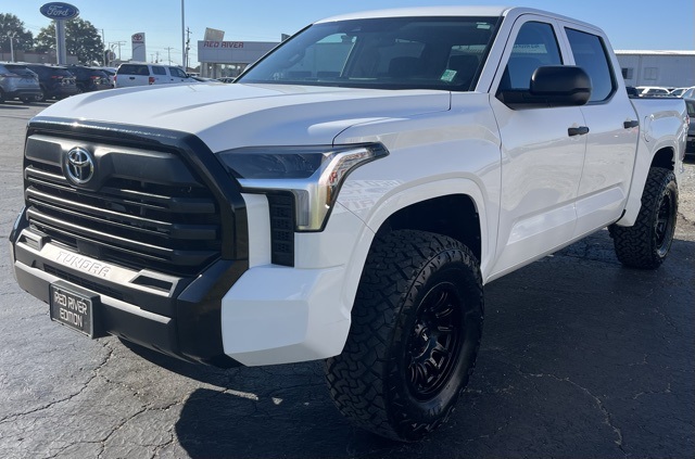 2024 Toyota Tundra SR CrewMax photo 2
