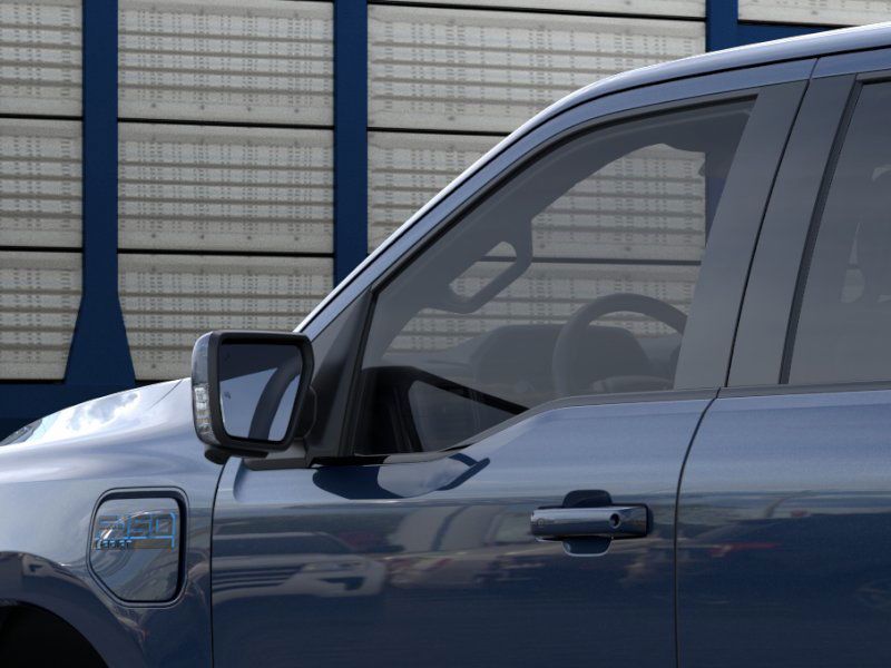 2025 Ford F-150 Lightning Lariat photo 20