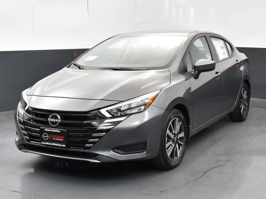 2025 Nissan Versa 1.6 SV photo 2