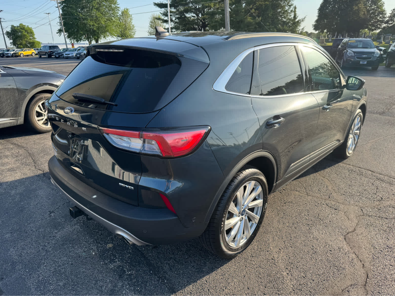 2022 Ford Escape Titanium photo 3