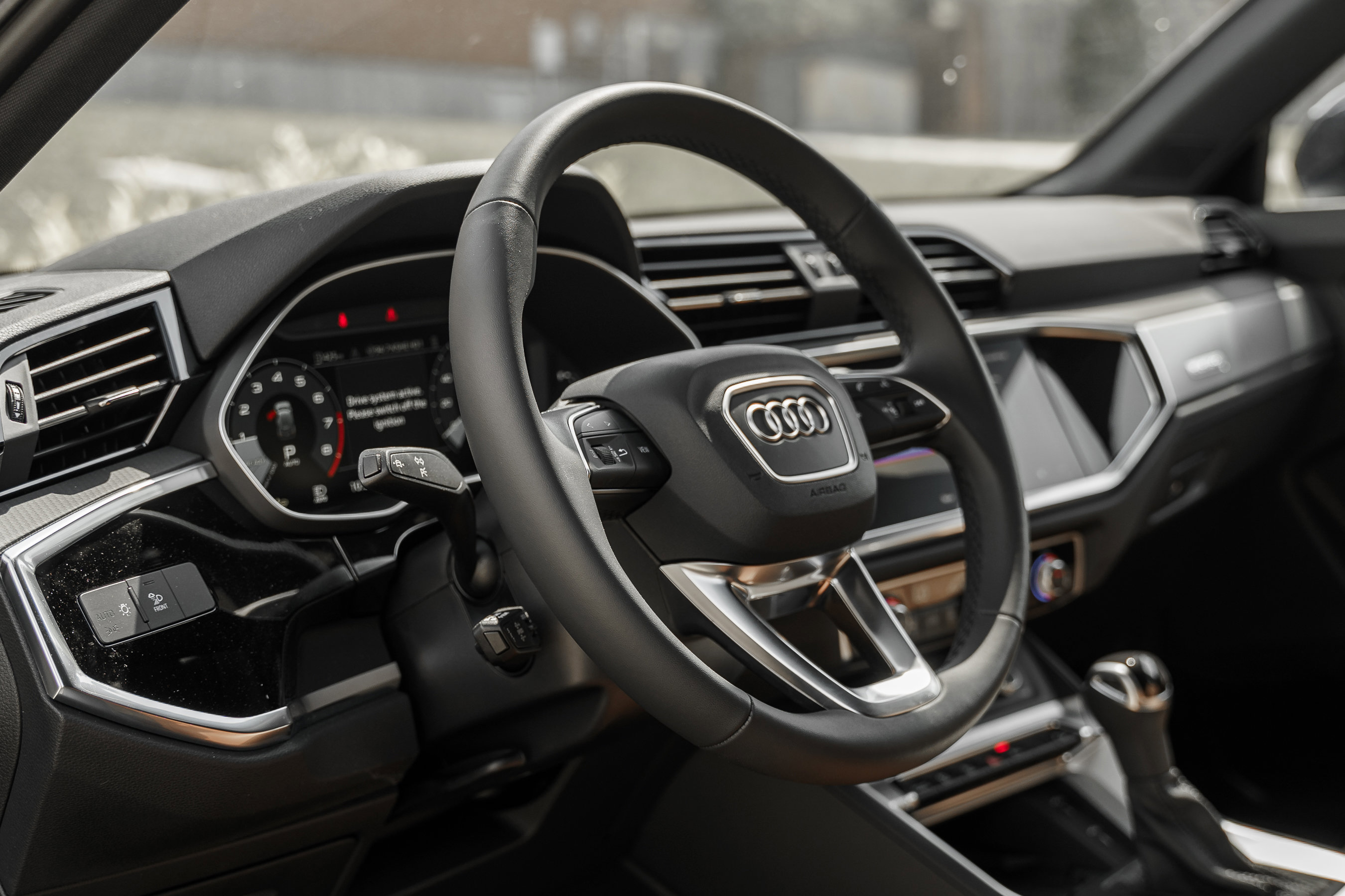 2025 Audi Q3 S line Premium photo 9
