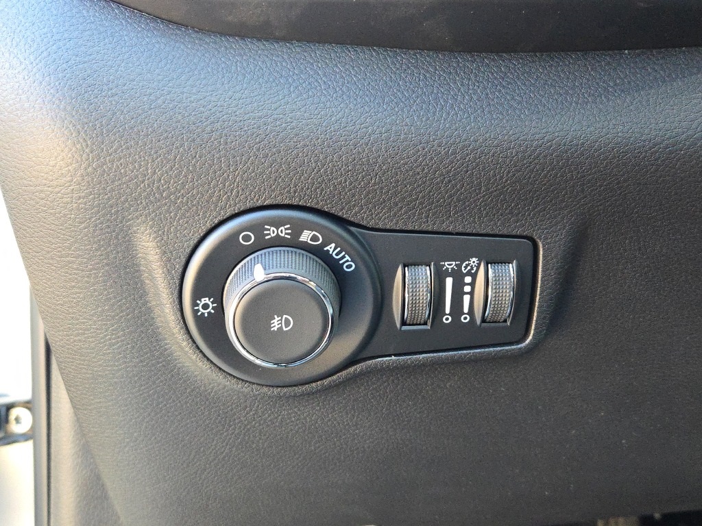 2025 Jeep Compass Latitude photo 24
