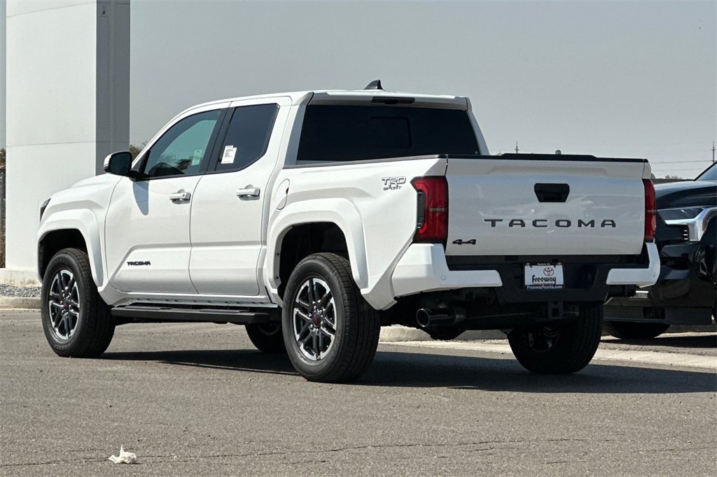 2025 Toyota Tacoma TRD Sport 4x4 Double Cab photo 6