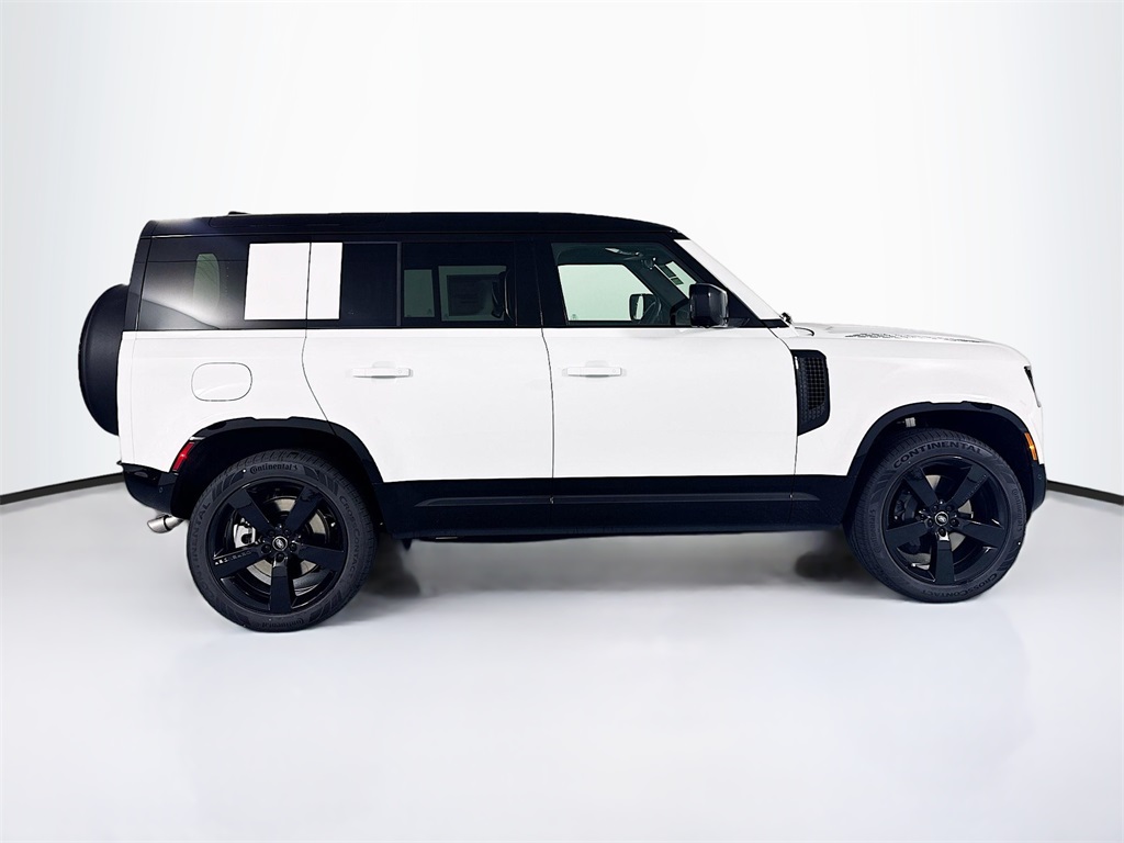 2025 Land Rover Defender 110 X-Dynamic SE photo 4