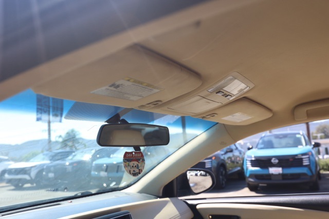 2013 Toyota Avalon XLE photo 12