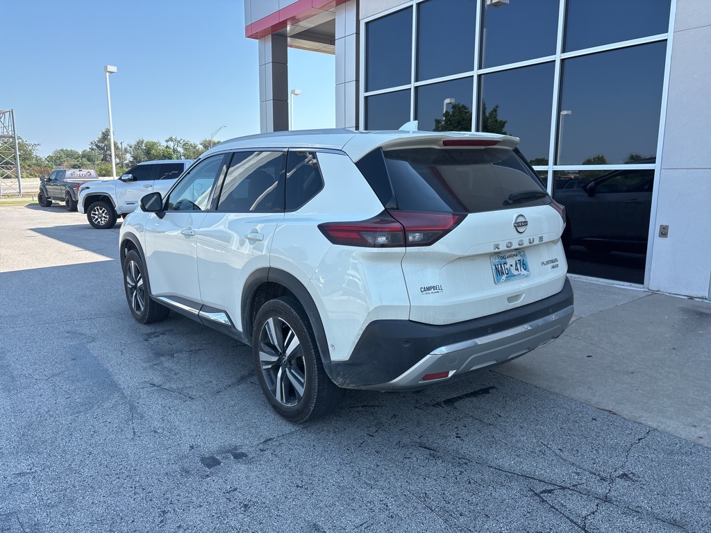 2023 Nissan Rogue Platinum photo 3