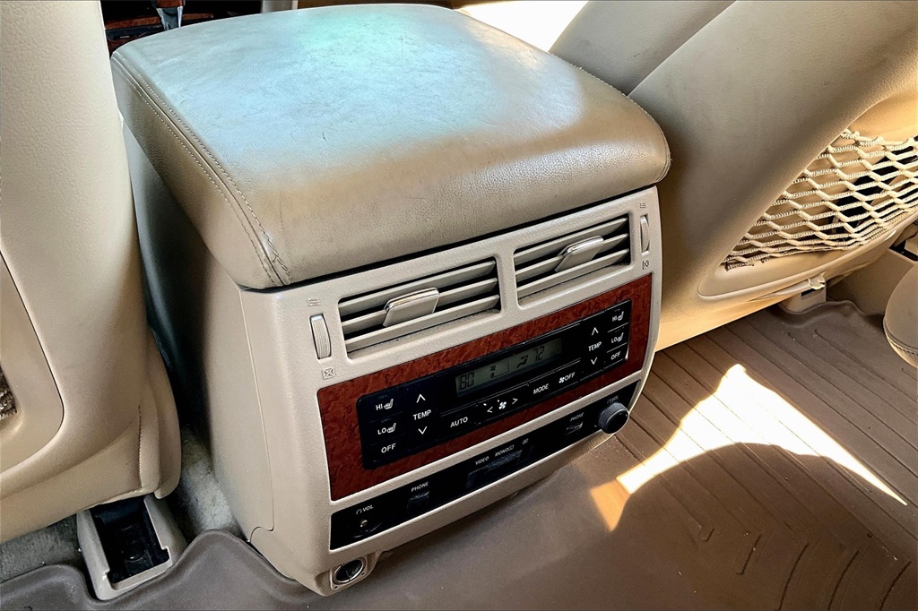 2015 Toyota Land Cruiser Base photo 10