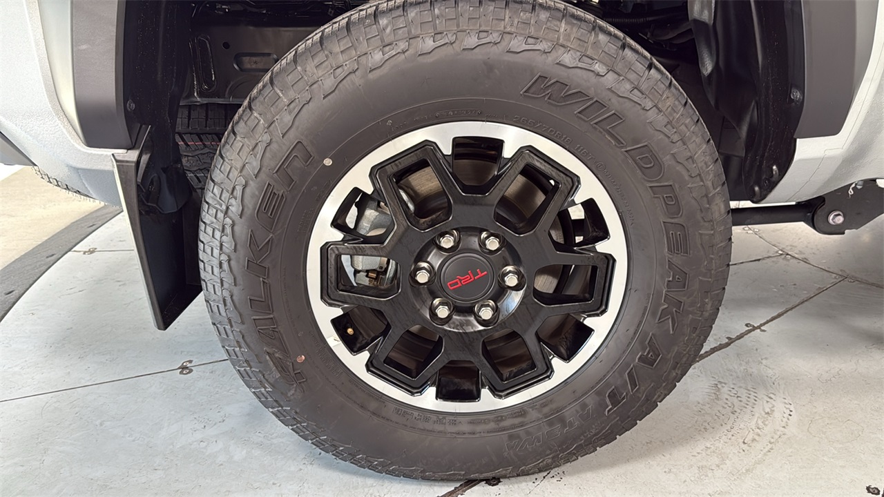 2024 Toyota Tacoma TRD photo 20