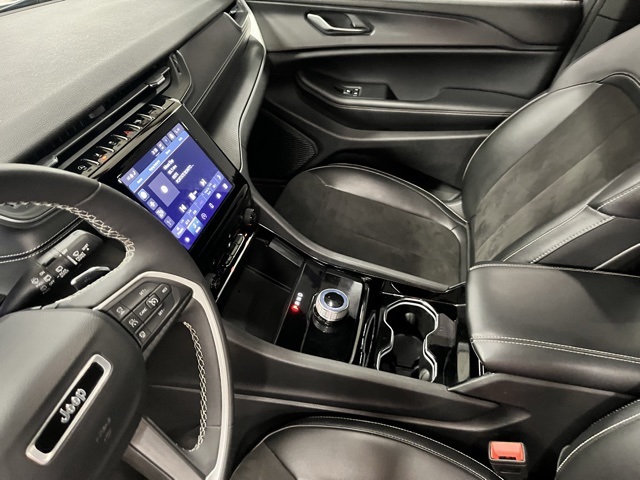 2023 Jeep Grand Cherokee Altitude photo 14