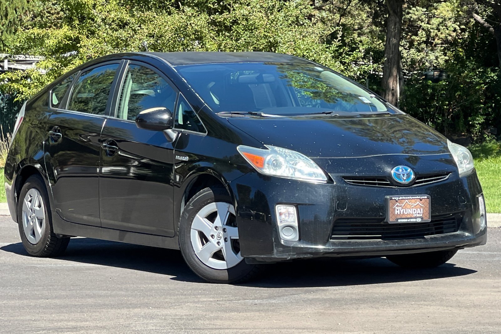2010 Toyota Prius Three photo 2