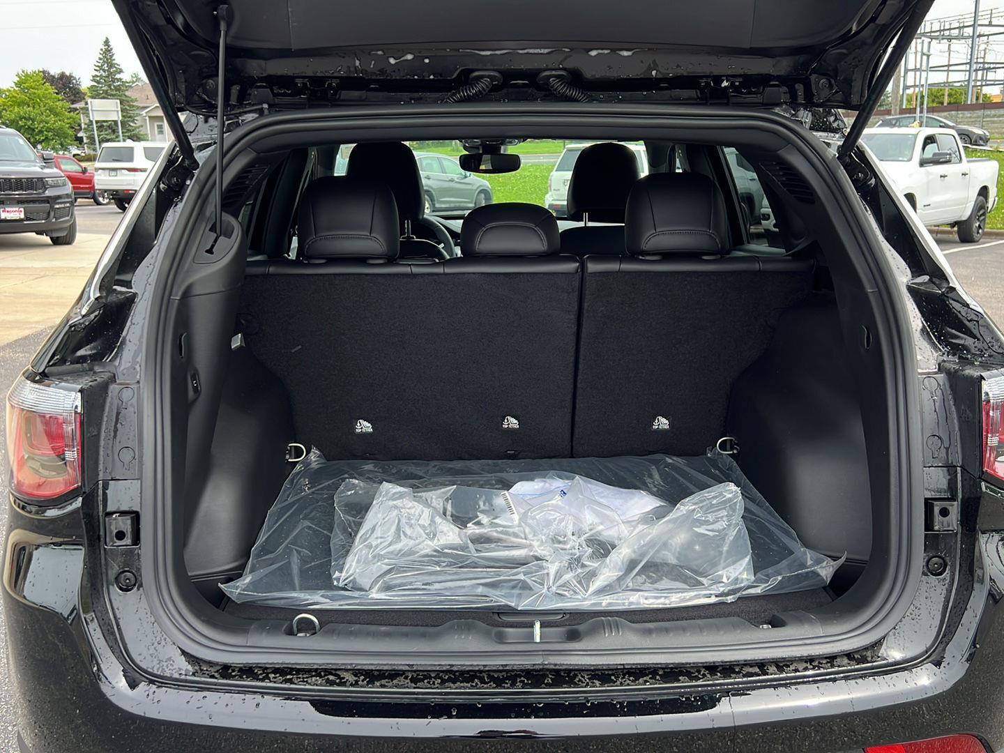 2025 Jeep Compass Latitude photo 18