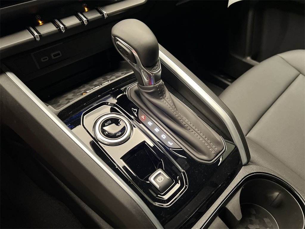 2025 Chevrolet Colorado Work Truck LT photo 18