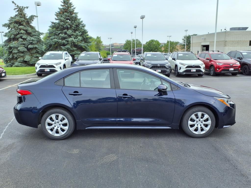 2024 Toyota Corolla LE photo 2