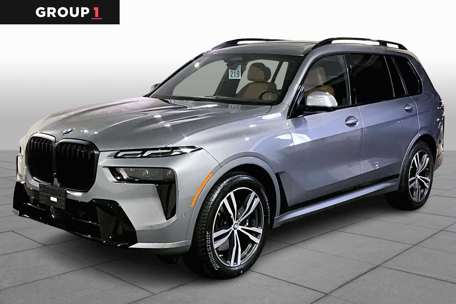 2023 BMW X7 40i's photo