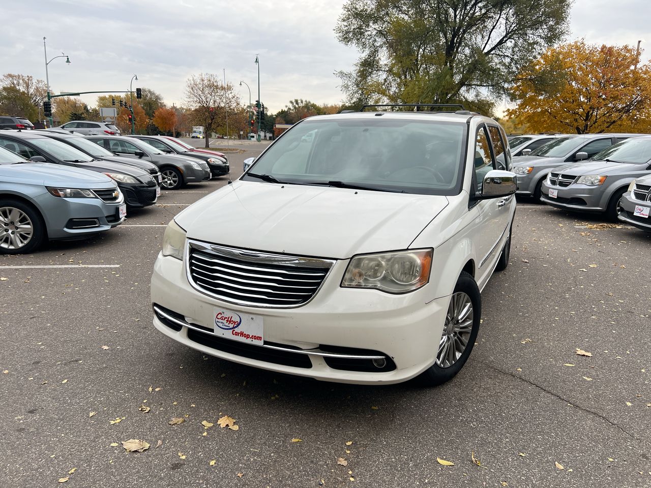 2011 Chrysler Town & Country Limited's photo