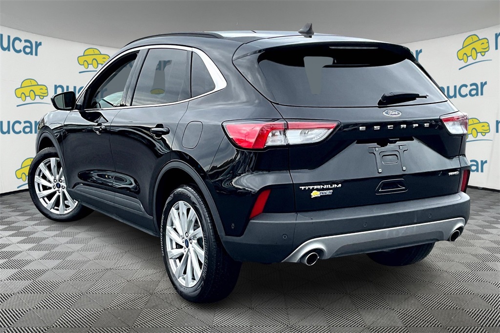 2022 Ford Escape Titanium photo 4