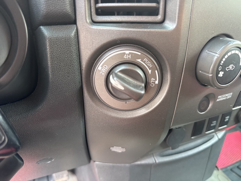 2011 Nissan Titan S Crew Cab photo 15