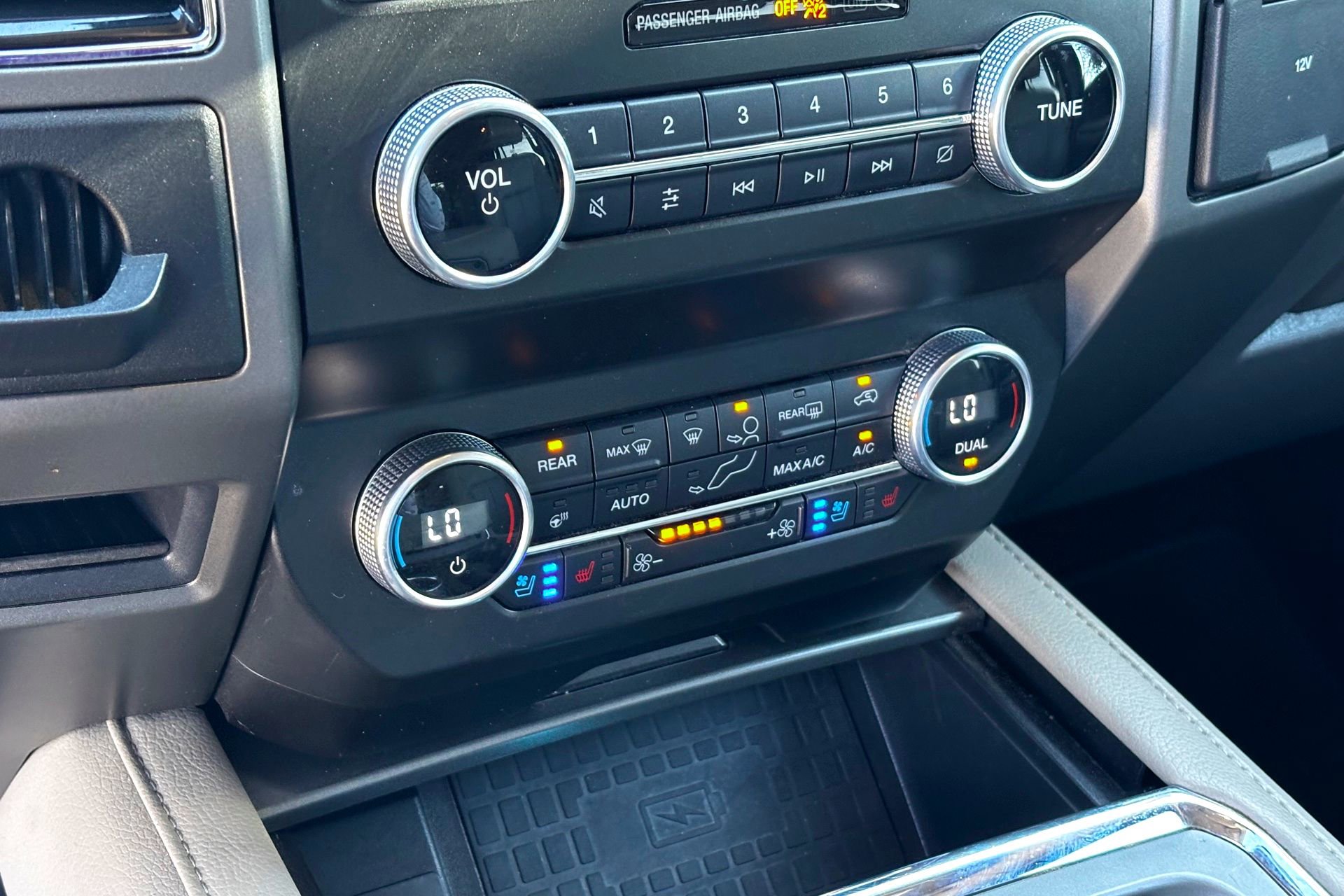 2021 Ford Expedition MAX XLT photo 14