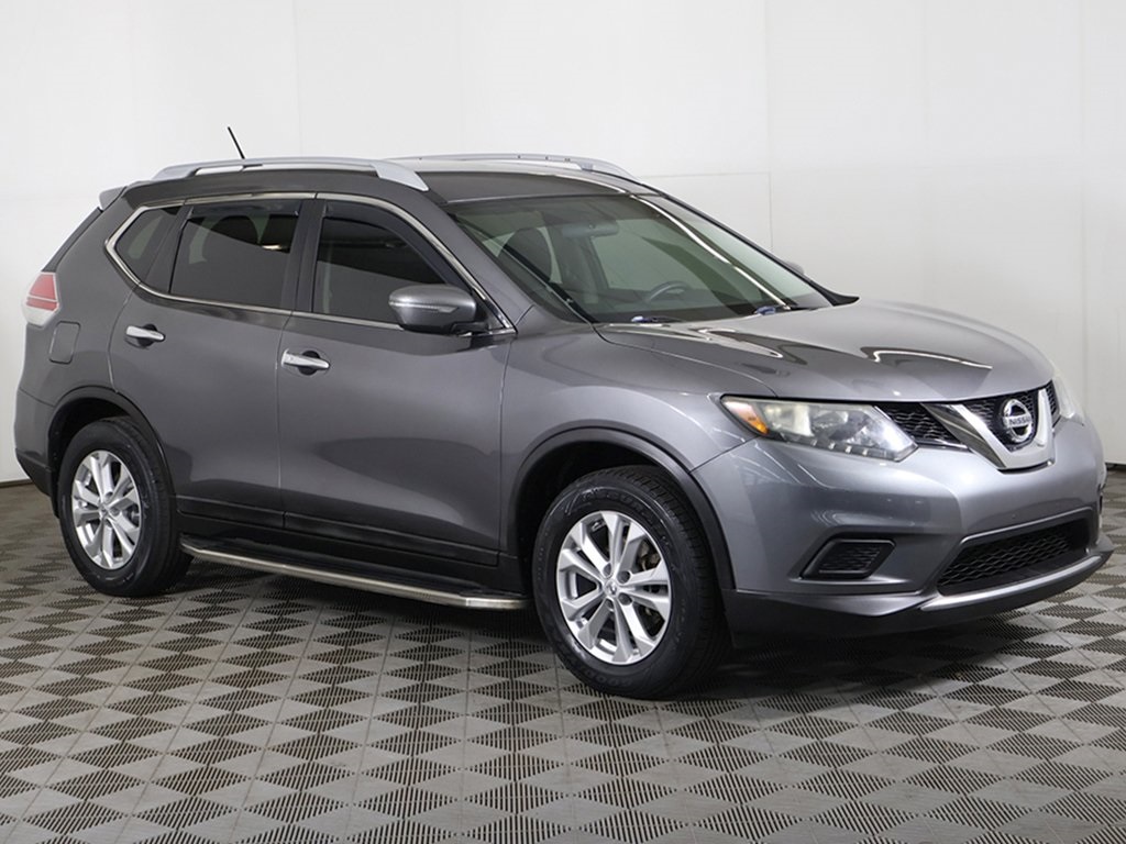 Used 2014 Nissan Rogue SV with VIN 5N1AT2MT5EC853555 for sale in Streetsboro, OH