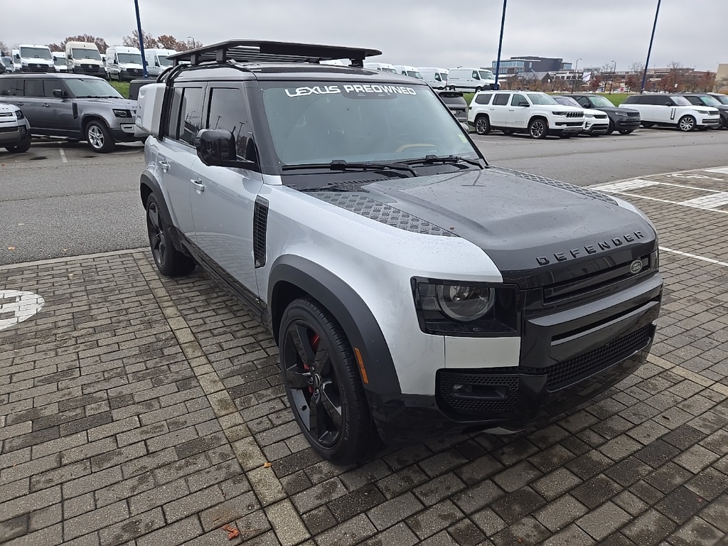 2023 Land Rover Defender 110 photo 4