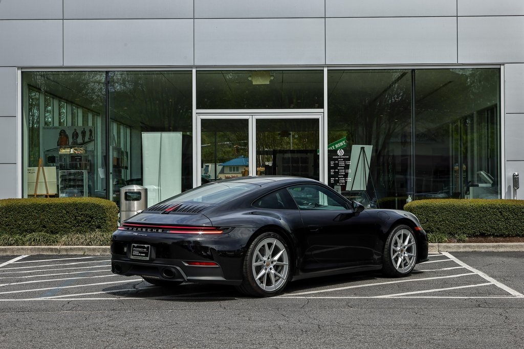 2025 Porsche 911 photo 7