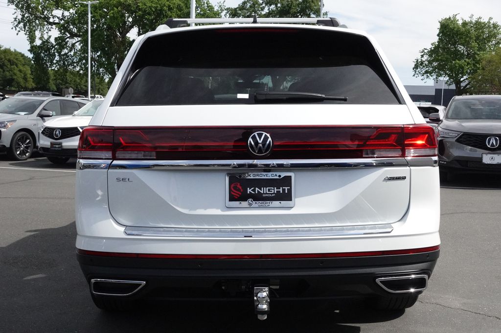 2025 Volkswagen Atlas SEL photo 8