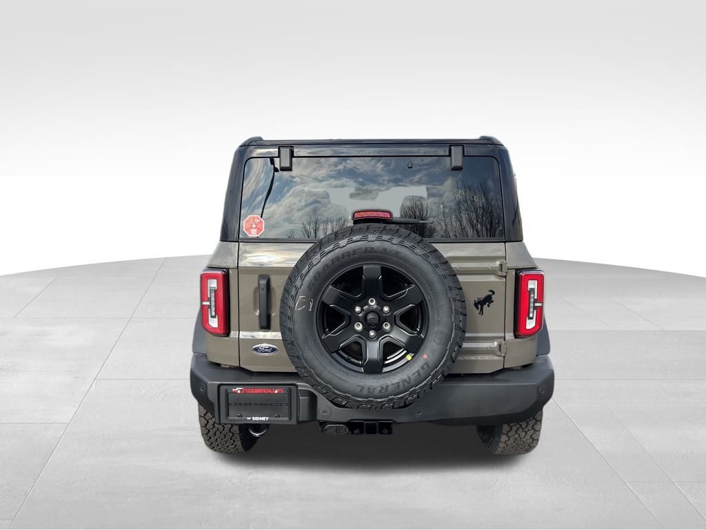 2025 Ford Bronco Outer Banks photo 4