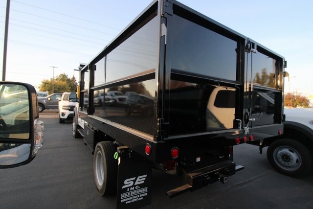 2024 Ford F-550 photo 3