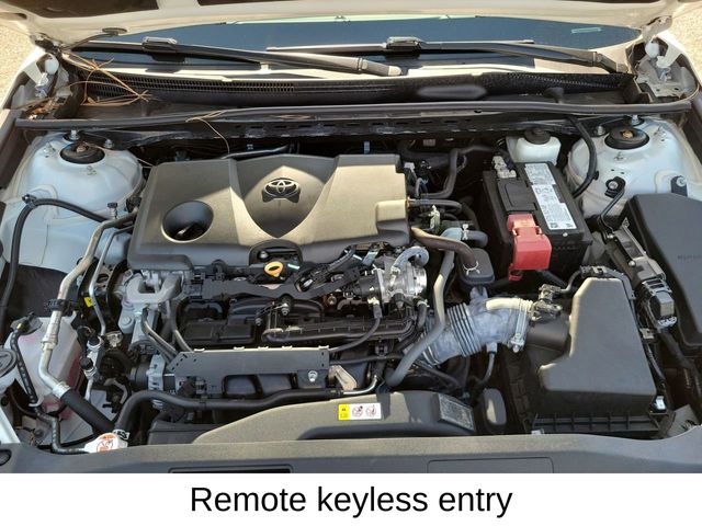 2022 Toyota Camry SE photo 7