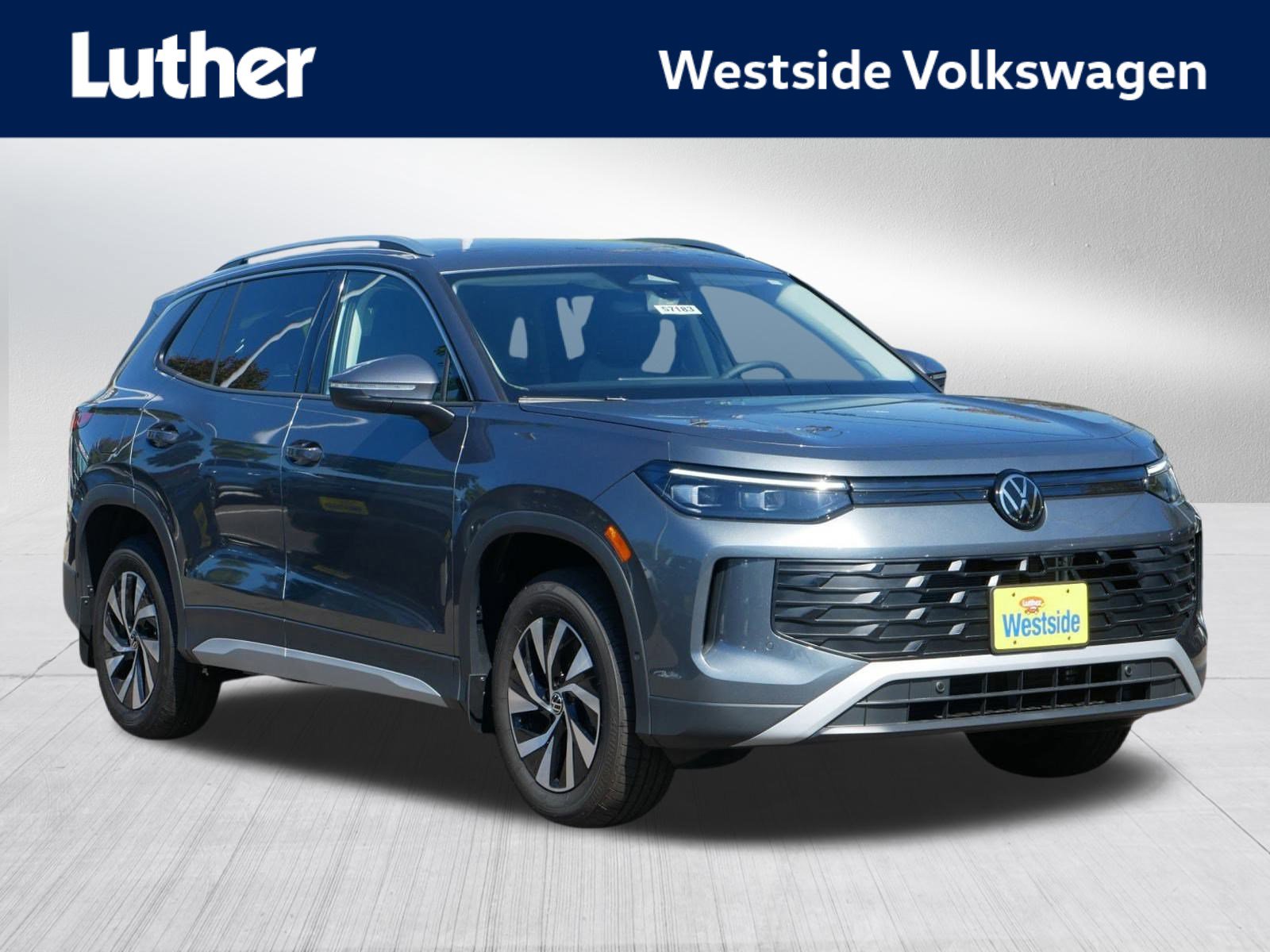 2025 Volkswagen Tiguan S's photo