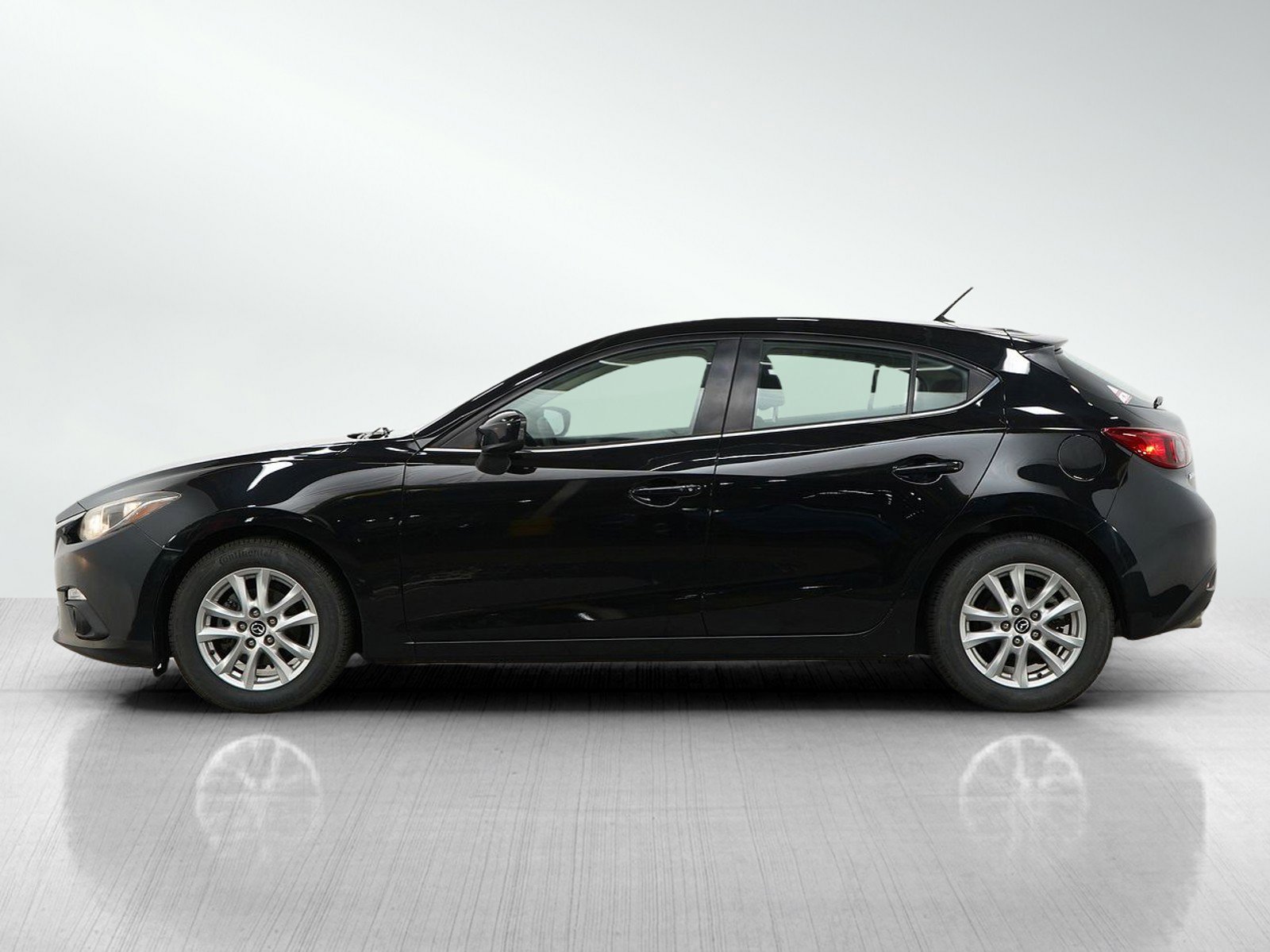 Used 2016 Mazda MAZDA3 i Touring with VIN JM1BM1L71G1314806 for sale in South Saint Paul, Minnesota