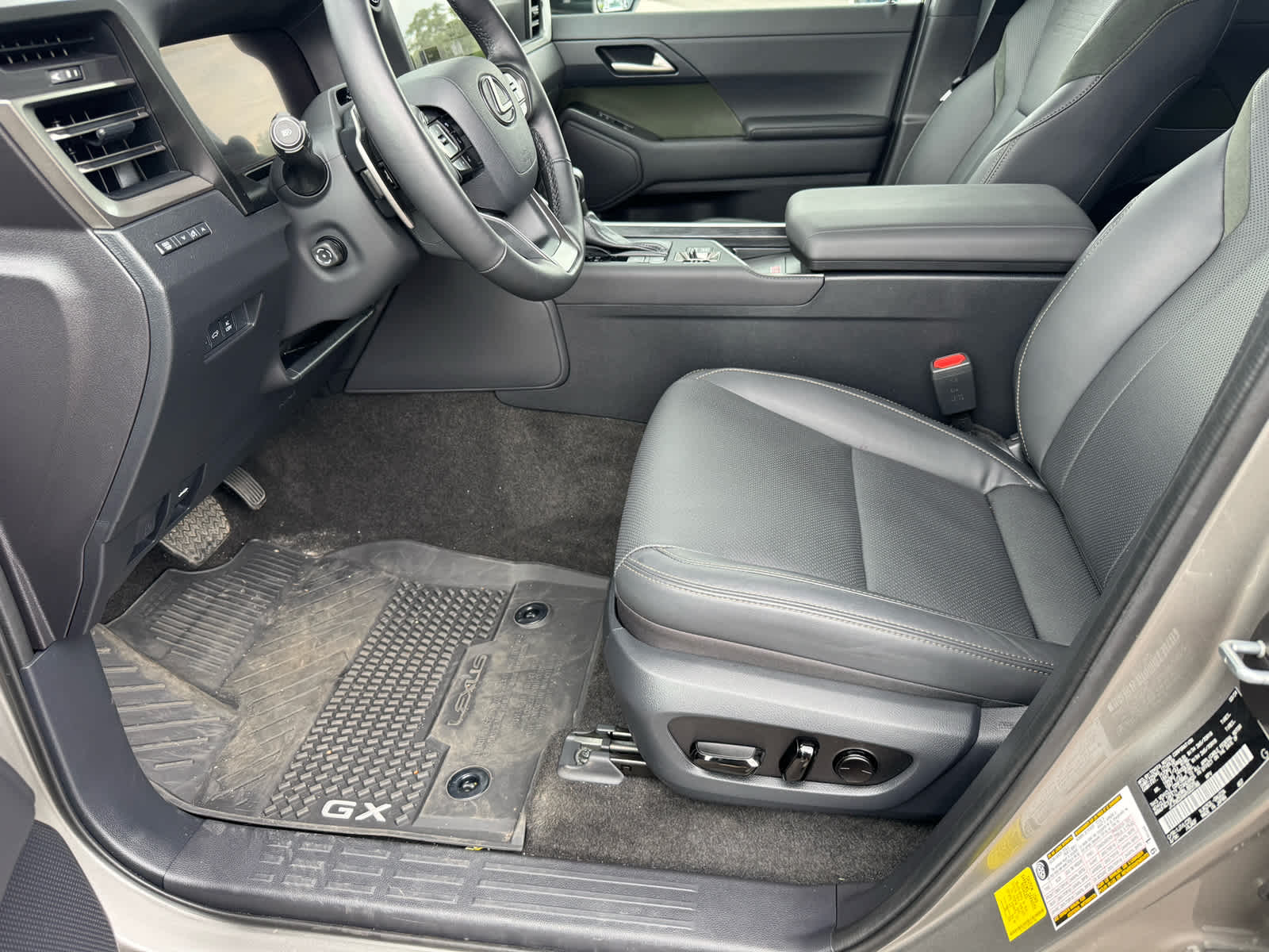 2024 Lexus GX 550 Overtrail photo 9