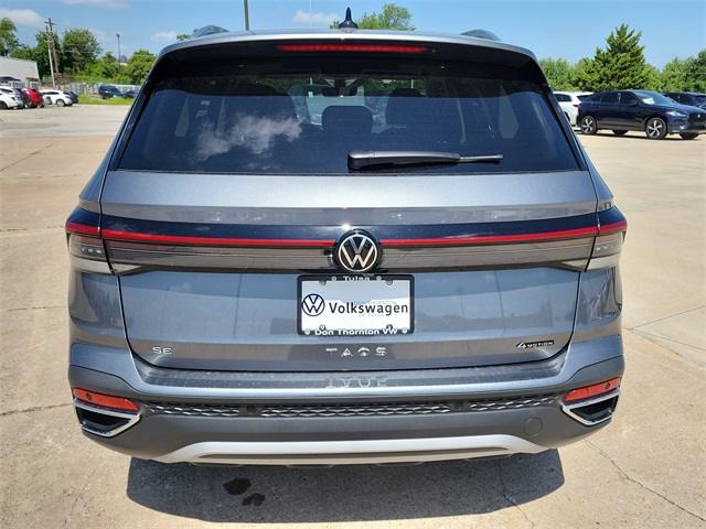 2025 Volkswagen Taos SE photo 3
