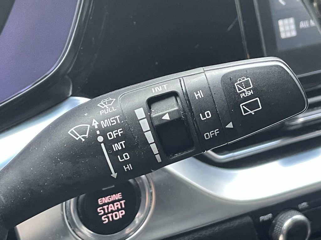 2020 Kia Niro LXS photo 19