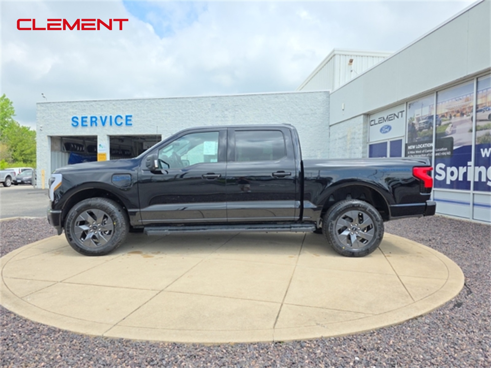 2025 Ford F-150 Lightning photo 4