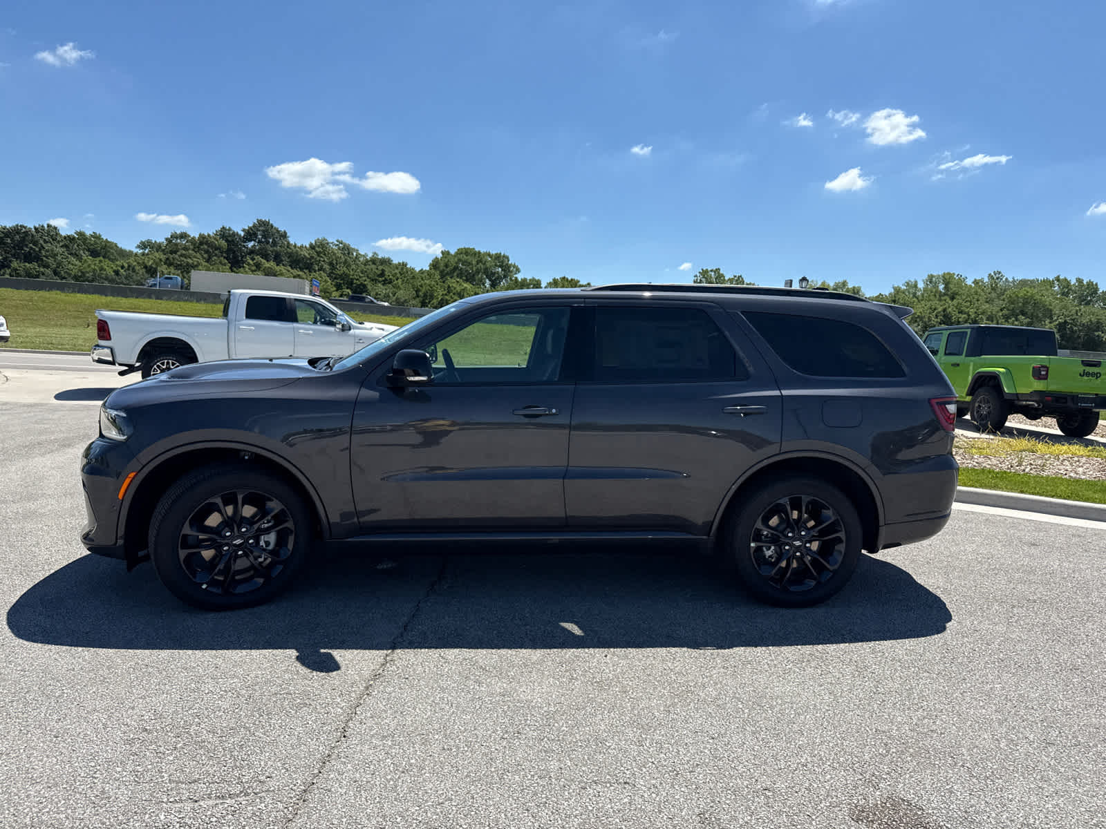 2025 Dodge Durango R/T Plus photo 4