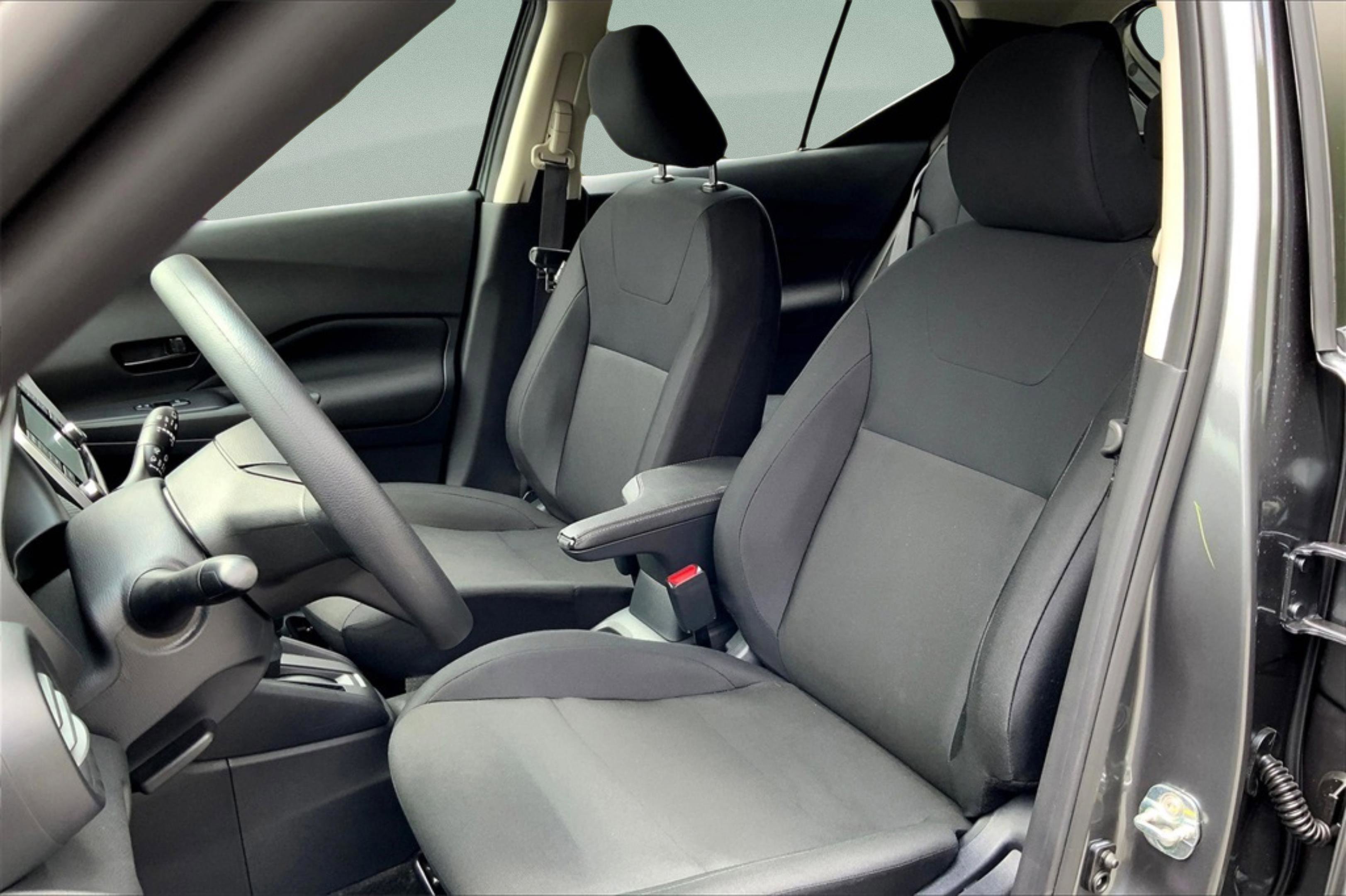 2025 Nissan Kicks Play S photo 4