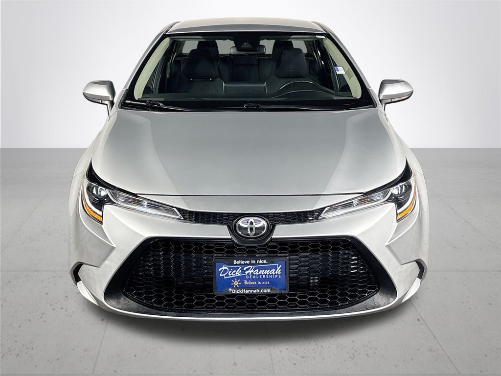 2020 Toyota Corolla LE photo 3