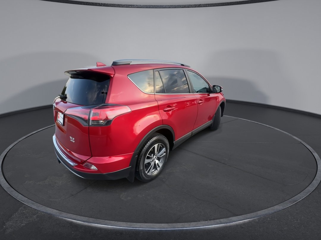 2017 Toyota RAV4 XLE photo 8