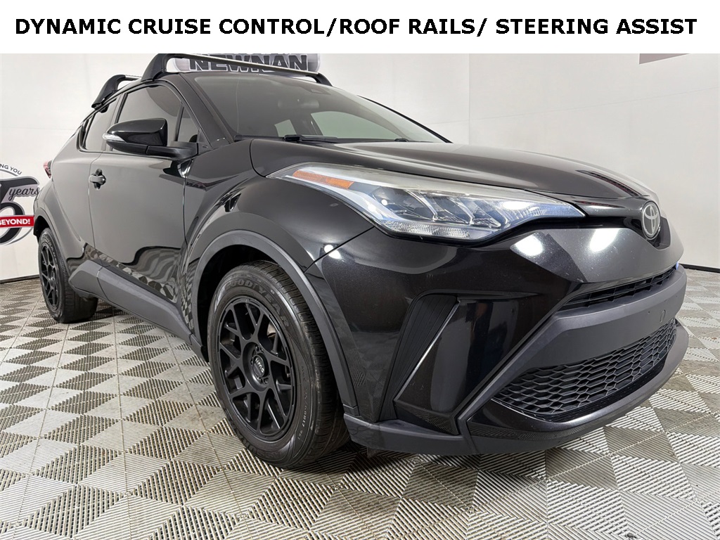 2021 Toyota C-HR LE's photo