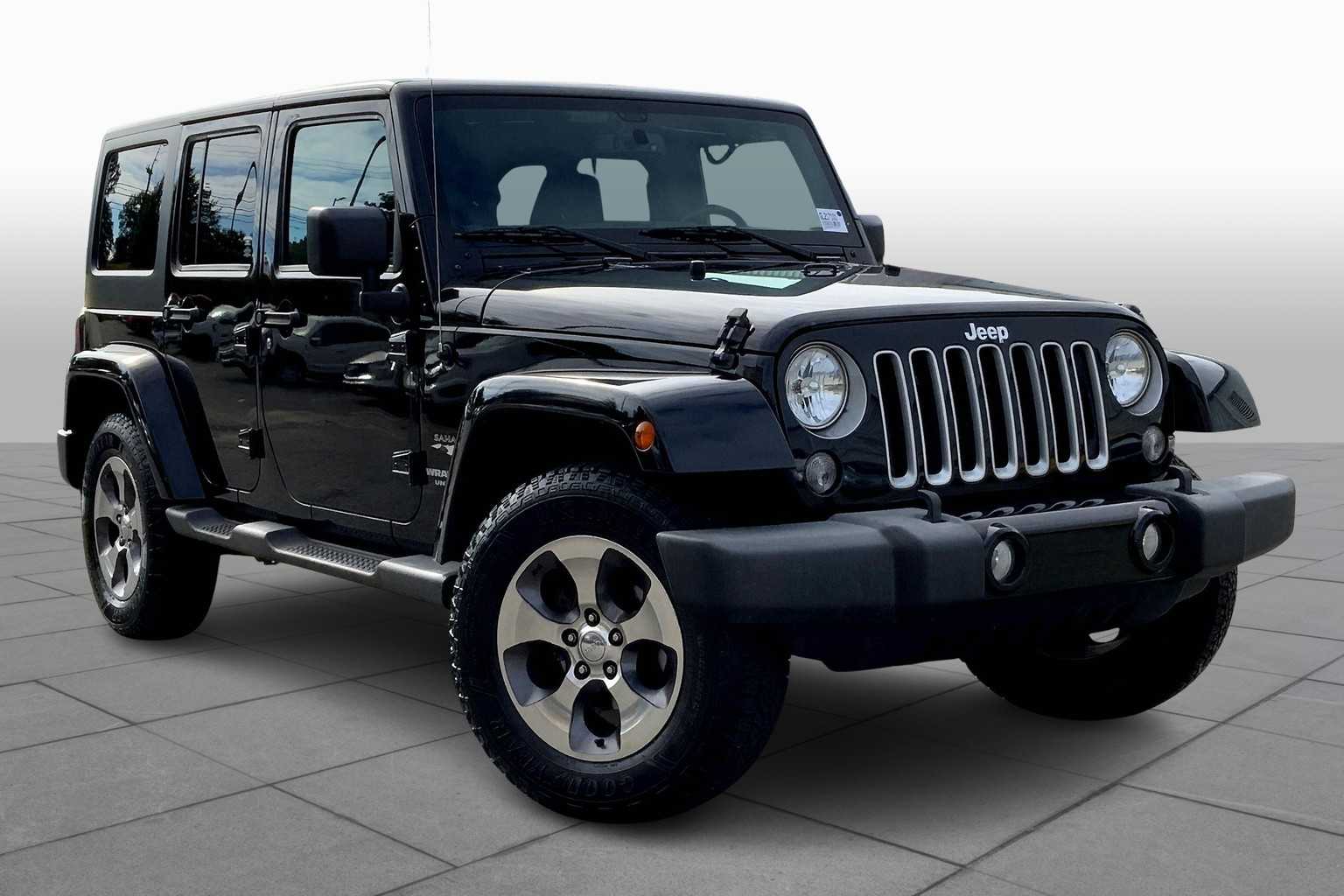 2016 Jeep Wrangler Unlimited Sahara photo 2