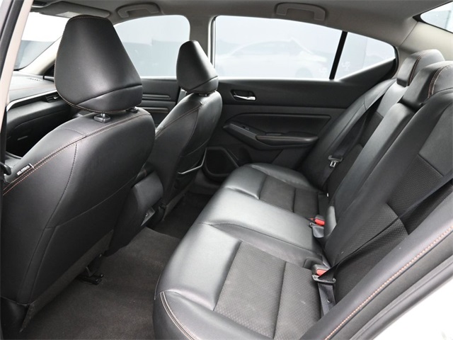 2022 Nissan Altima 2.5 SR photo 10